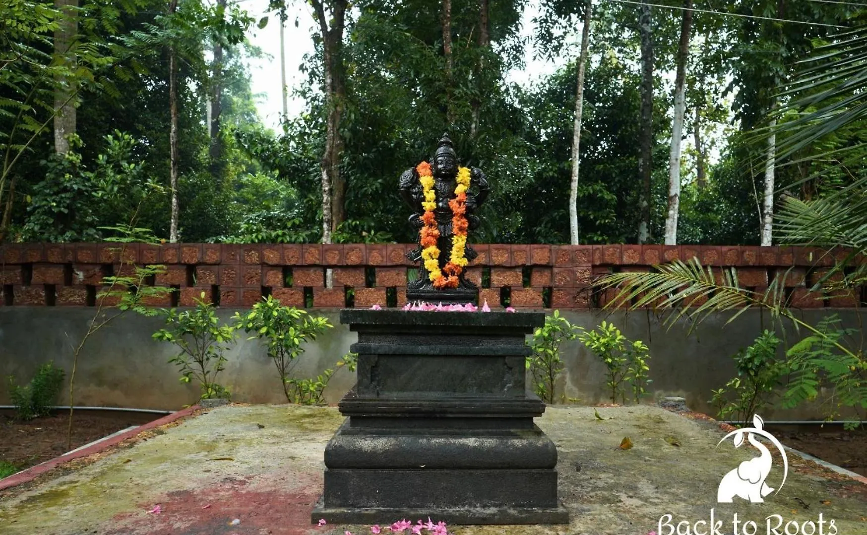 Back To Roots Ayurveda Retreat Hotel Kizhake Chālakudi 0*,  India