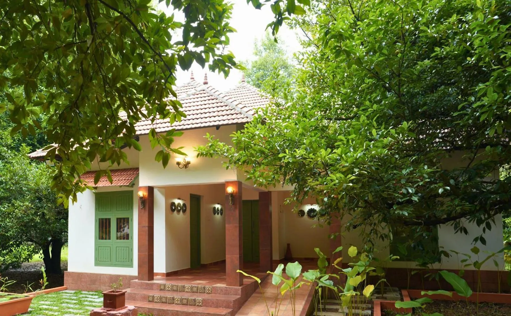 Back To Roots Ayurveda Retreat Hotel Kizhake Chālakudi Resort
